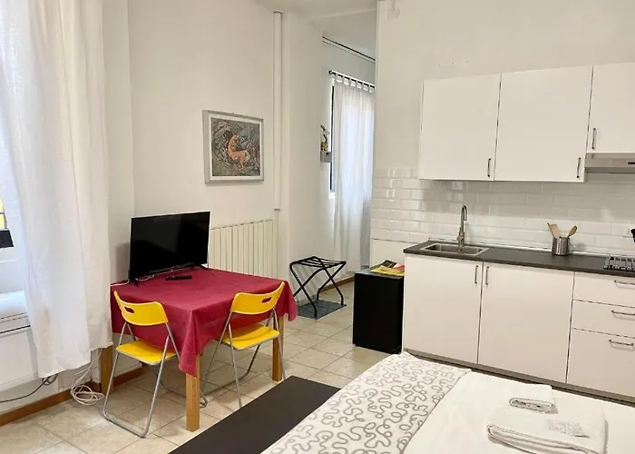 3-Tourist House Bologna-Mansarda - Self Check-In