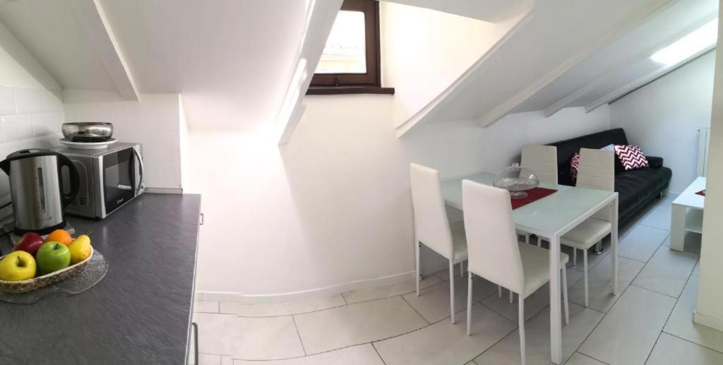 3-tourist House Bologna-mansarda - Self Check-in Apartamento